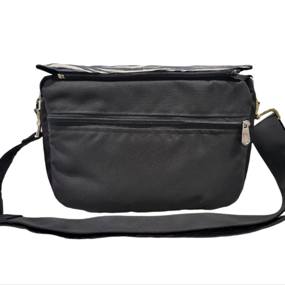 Capturing Couture Zip|Switch Camera Bag - Picture 4 of 11